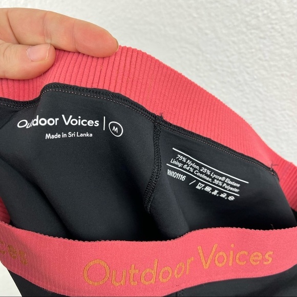 OUTDOOR VOICES Smooth 7/8 Leggings, Black with Desert Rose Spellout Band, Size M - Picture 9 of 11